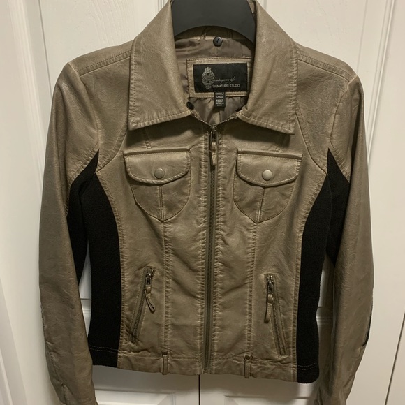 Signature Studio Jacket - Picture 2 of 7